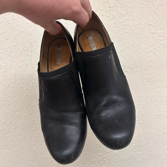 Geox women’s 7 black high heel booties - Picture 2 of 6